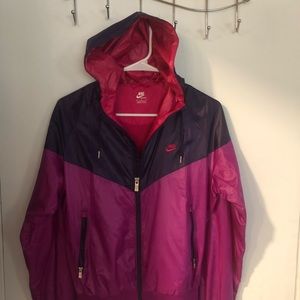 Nike women’s zip up spring jacket with hood